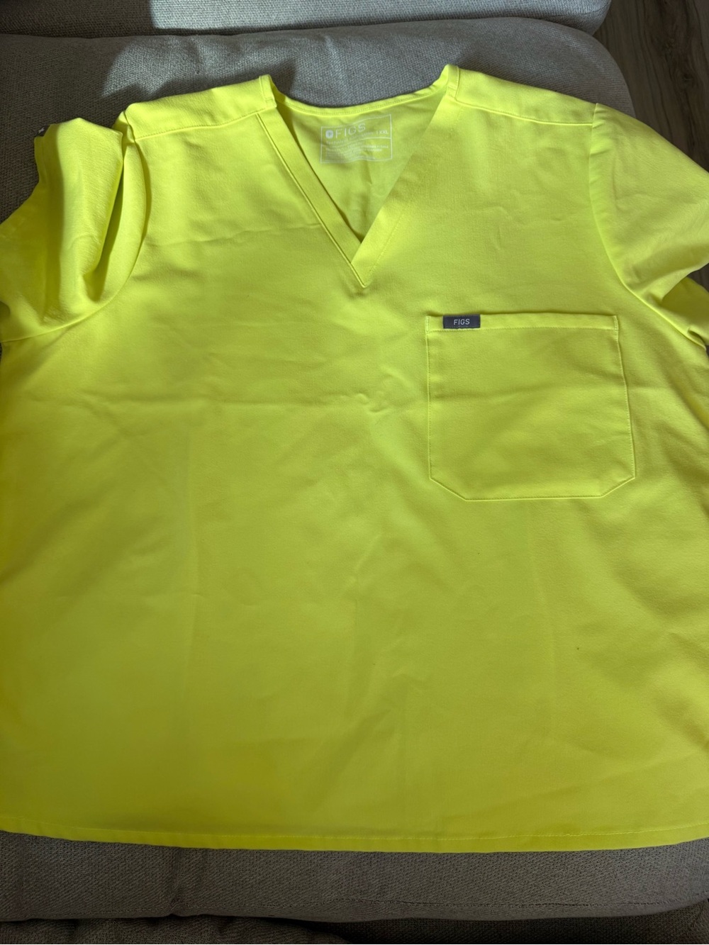 Figs scrub top